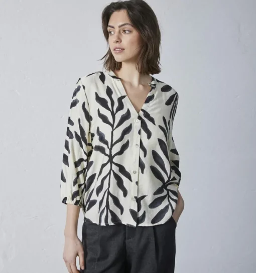 DAMES Sisters Point Blouse