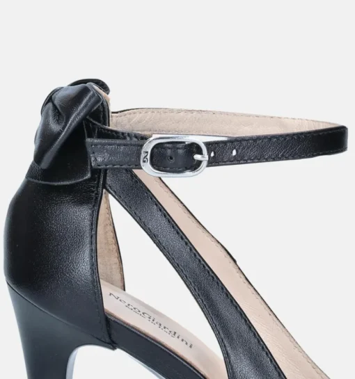 DAMES NeroGiardini Pumps met bandje